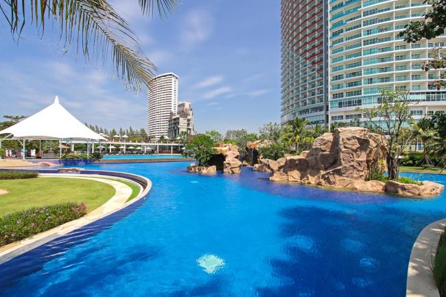White Sand Beach Residence Pattaya