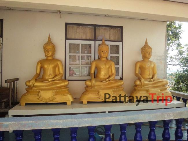 Статуи сидящих Будд