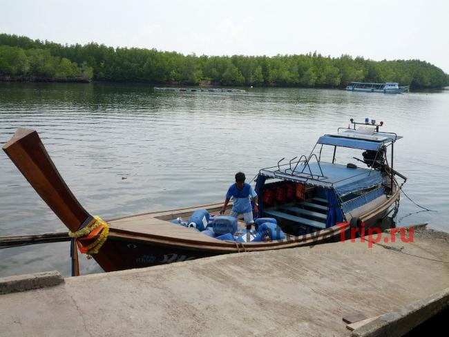 Лодка на Либонг