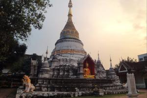 Храм Wat Buppharam