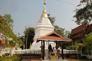 Храм Wat Chai Phrakiat
