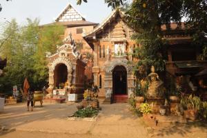 Храм Wat Lok Molee