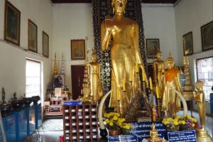 Храм Wat Phrachao Mengrai