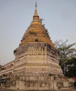 Храм Wat Sri Suphan