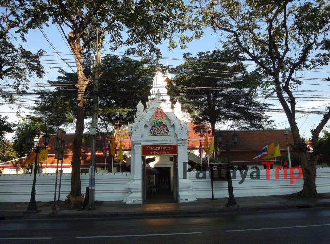 Wat Chana Songkhram в Бангкоке фото