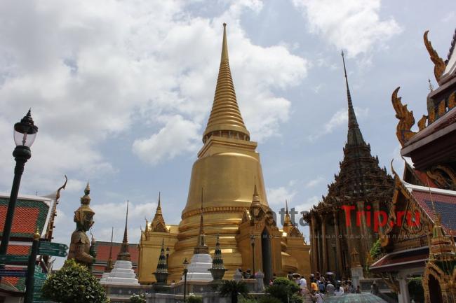 Пагода Пхра СиРатана с прахом Будды