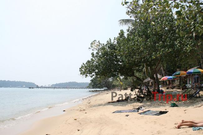Пляж к востоку от Банг Бао