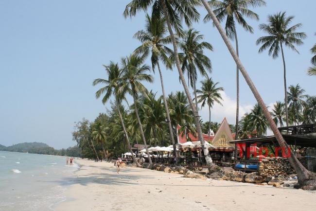 Пляж отеля Panviman Resort