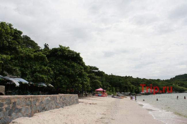 Пляж Там Панг на Ко Сичанг