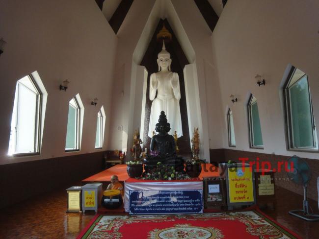 Будда в Ват Сала Лой