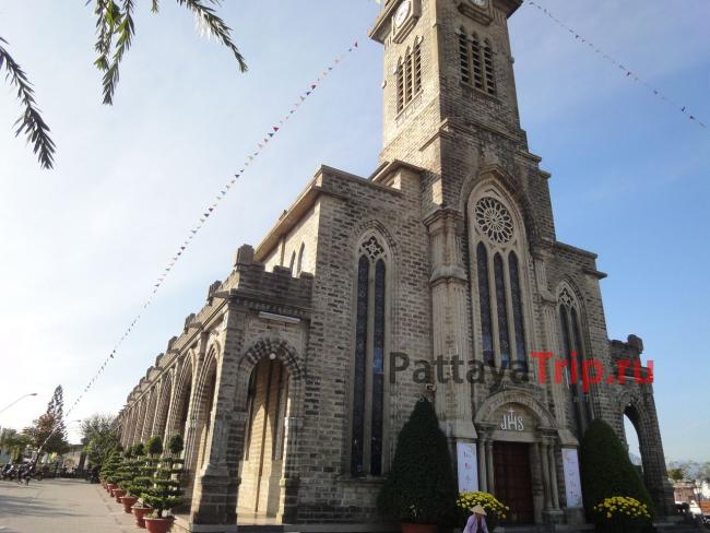 Католический собор в Нячанге