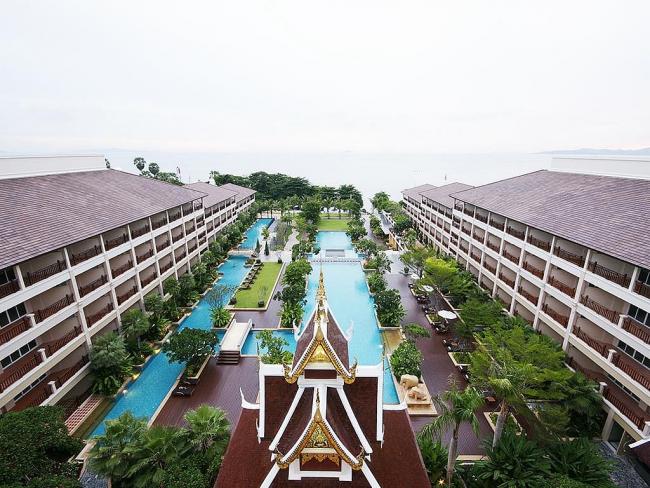 Отель The Heritage Pattaya Beach