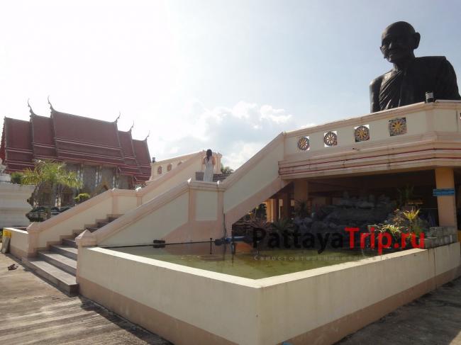 Храм Сидящего монаха