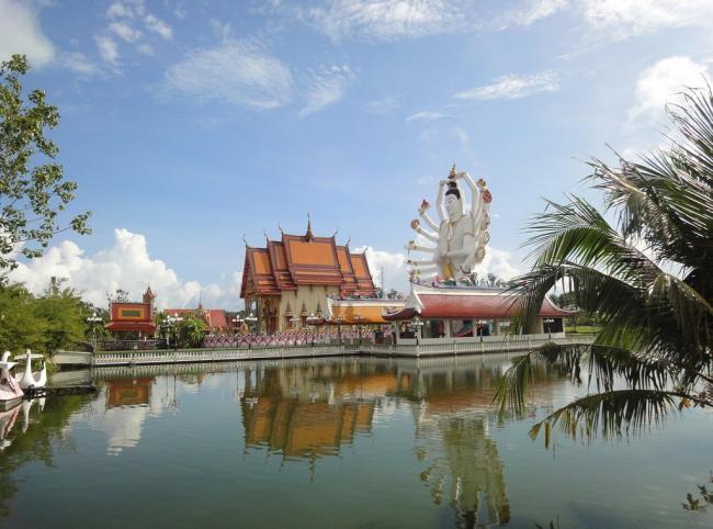 Храм Wat Plai Laem на Самуи