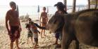 Дети на пляже Банг Тао на Пхукете